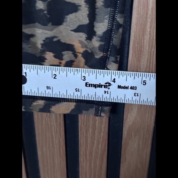 Fabletics Leggings S / M Therma Flex Ultra HighRise Define Powerhold Leopard Art - Picture 6 of 7